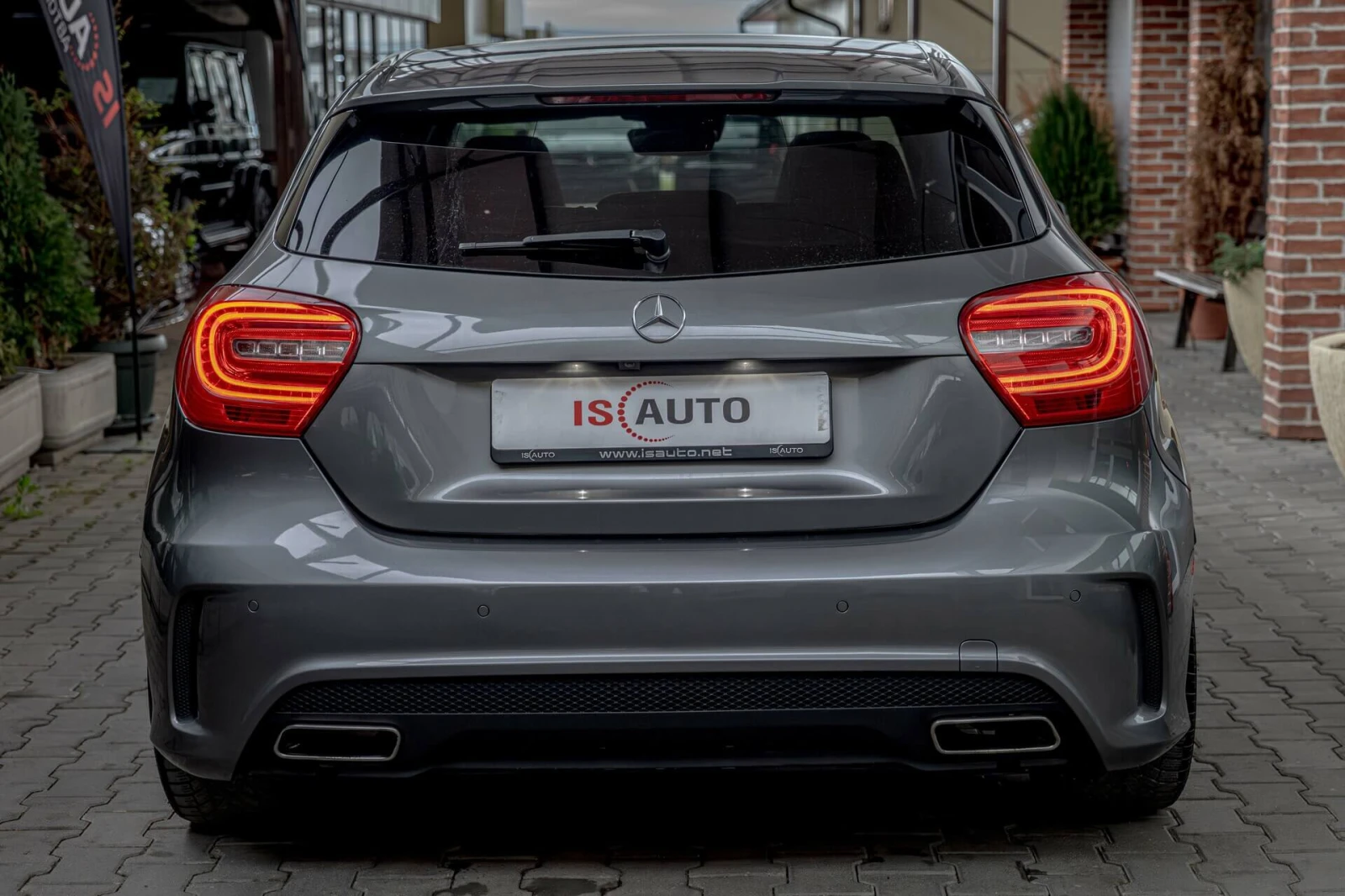 Mercedes-Benz A45 AMG 4Matic/F1/Harman Kardon/Камера/Карбон/Подгрев, снимка 4 - Автомобили и джипове - 54663496
