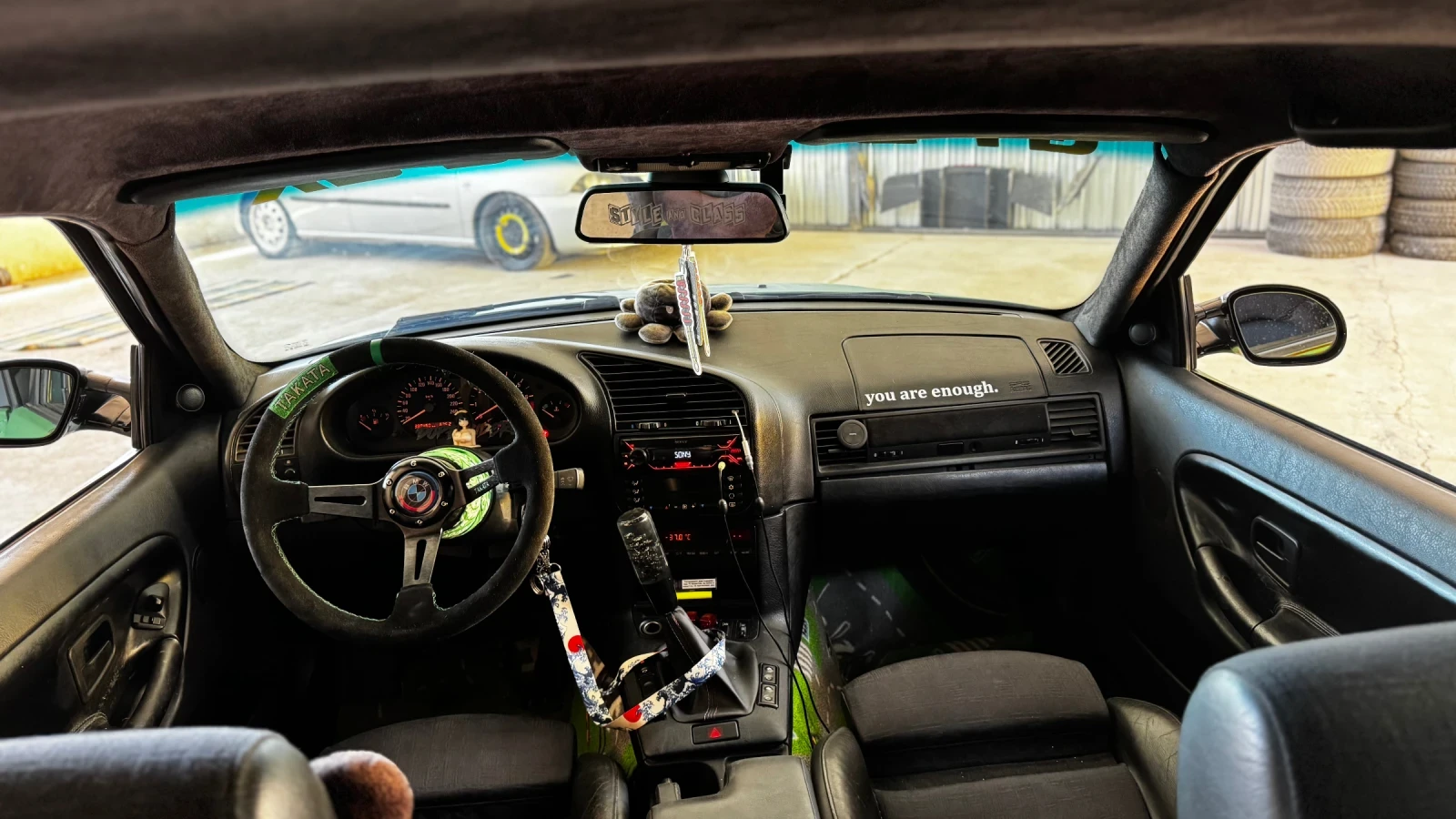 BMW 320, снимка 8 - Автомобили и джипове - 55238613