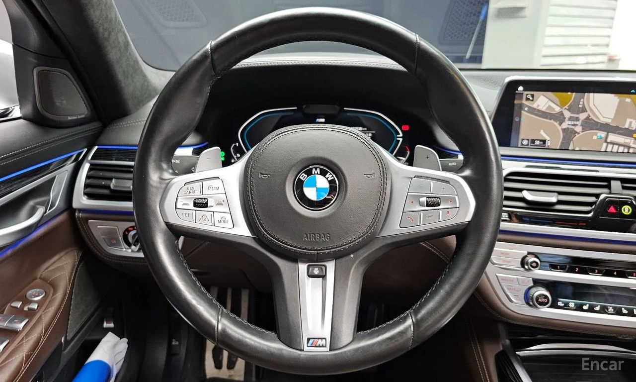 BMW 740 M* SPORT* LASER* ДИСТРОНИК* ХЕДЪП* МАСАЖ* , снимка 7 - Автомобили и джипове - 55379909