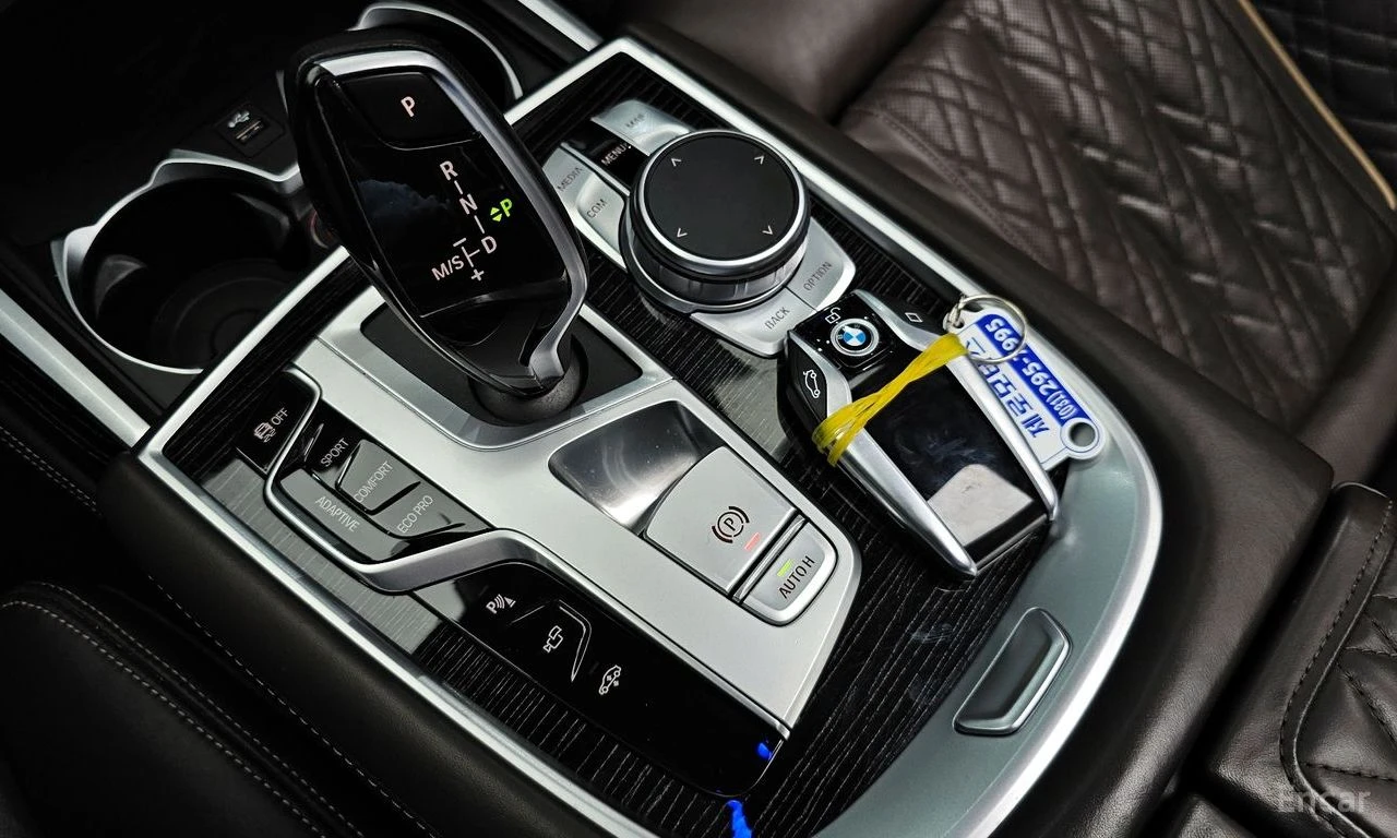 BMW 740 M* SPORT* LASER* ДИСТРОНИК* ХЕДЪП* МАСАЖ* , снимка 10 - Автомобили и джипове - 55379909