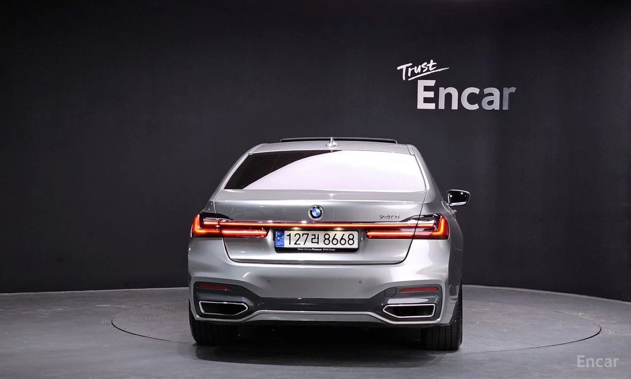 BMW 740 M* SPORT* LASER* ДИСТРОНИК* ХЕДЪП* МАСАЖ* , снимка 4 - Автомобили и джипове - 55379909