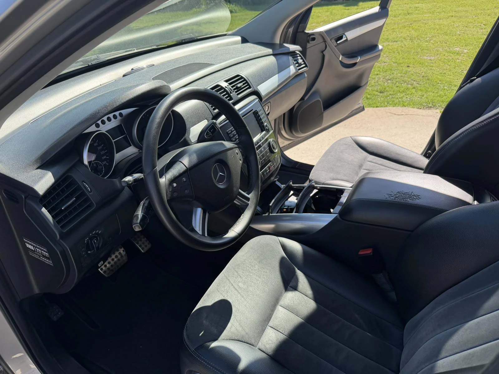 Mercedes-Benz R 320, снимка 8 - Автомобили и джипове - 56119143