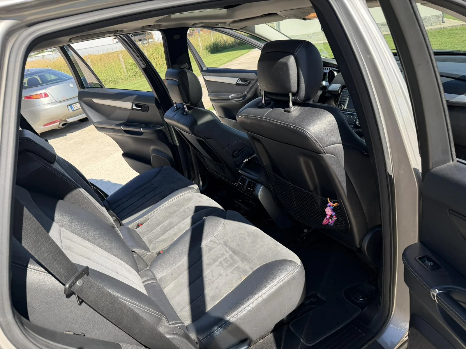Mercedes-Benz R 320, снимка 11 - Автомобили и джипове - 56119143
