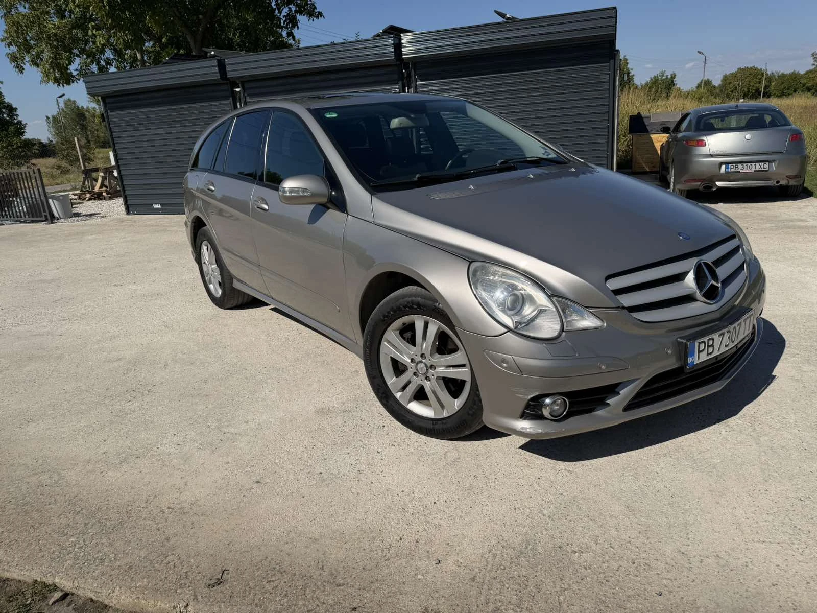 Mercedes-Benz R 320, снимка 4 - Автомобили и джипове - 56119143