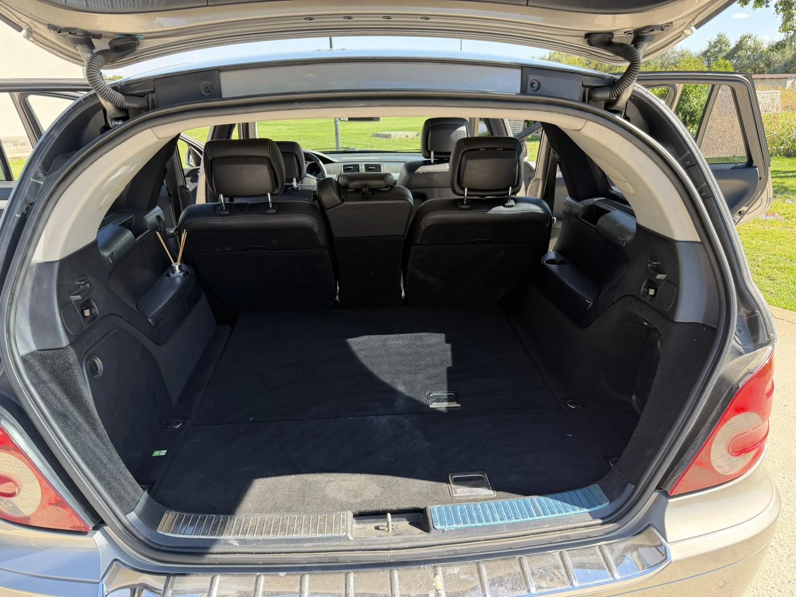 Mercedes-Benz R 320, снимка 10 - Автомобили и джипове - 56119143