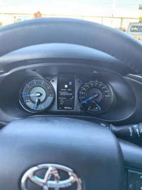 Toyota Hilux Invincible, снимка 5