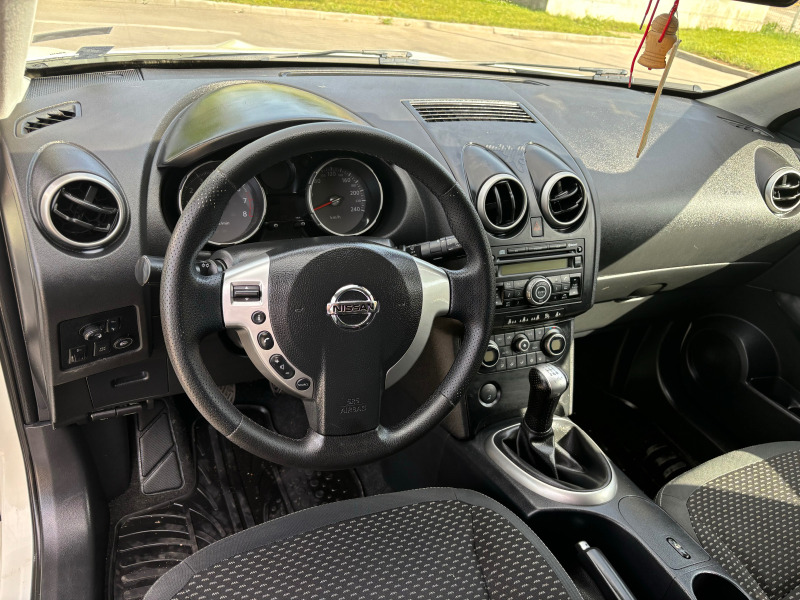 Nissan Qashqai 1.6i, снимка 7 - Автомобили и джипове - 46058919