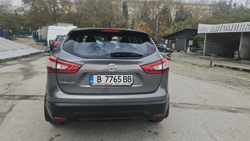 Nissan Qashqai, снимка 9 - Автомобили и джипове - 52513345