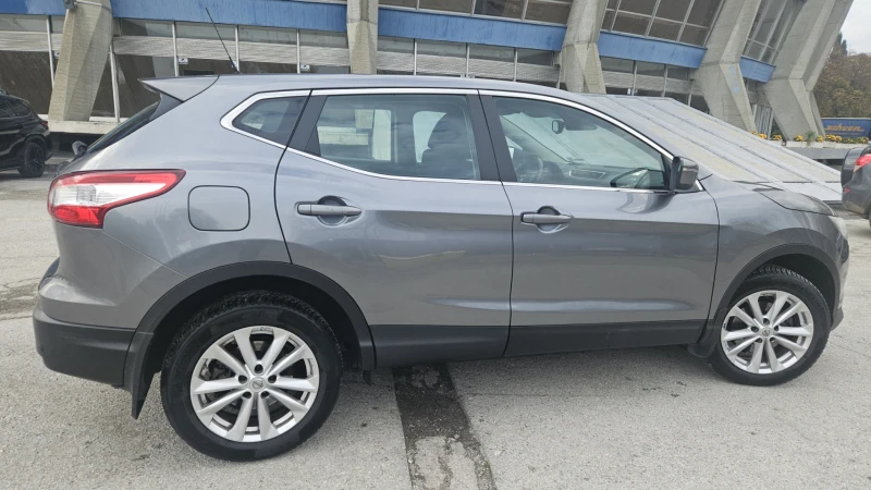 Nissan Qashqai, снимка 4 - Автомобили и джипове - 52513345