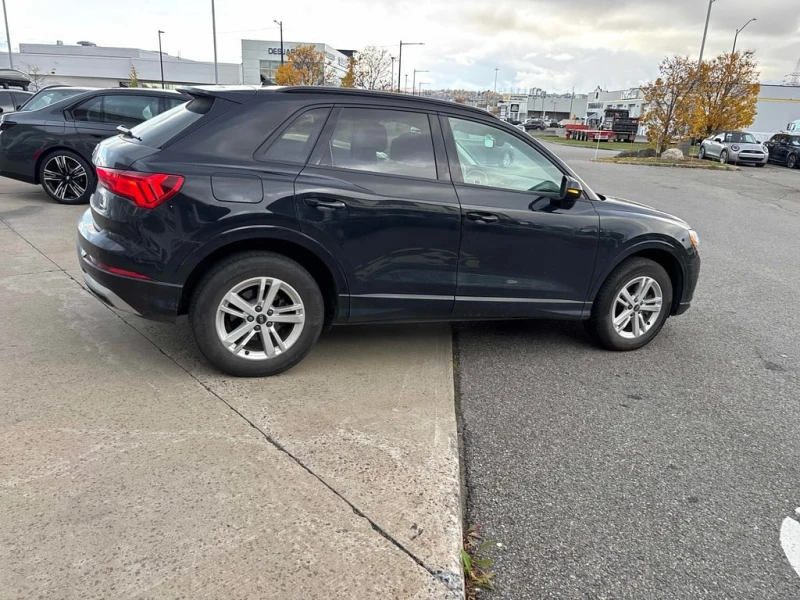 Audi Q3 * Komfort * CARFAX * БЕЗ ПЪРВОНАЧАЛНА ВНОСКА, снимка 3 - Автомобили и джипове - 52630013