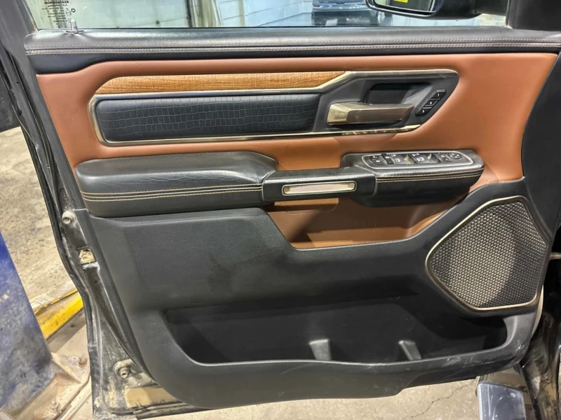 Dodge RAM 1500 * Laramie Longhorn * CARFAX * БЕЗ ПЪРВОНАЧАЛНА ВНО, снимка 16 - Автомобили и джипове - 53165965