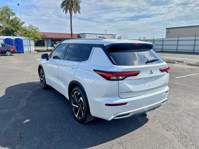 Mitsubishi Outlander, снимка 3 - Автомобили и джипове - 53173329