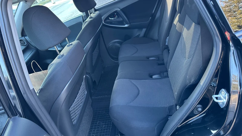 Toyota Rav4 2.2D-CAT, снимка 14 - Автомобили и джипове - 53248170