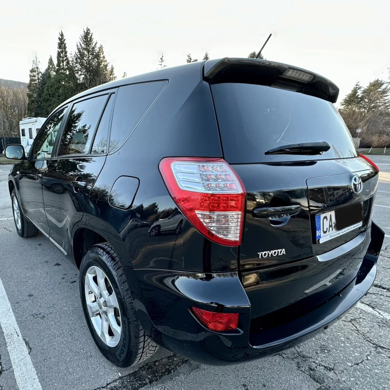 Toyota Rav4 2.2D-CAT, снимка 5 - Автомобили и джипове - 53248170