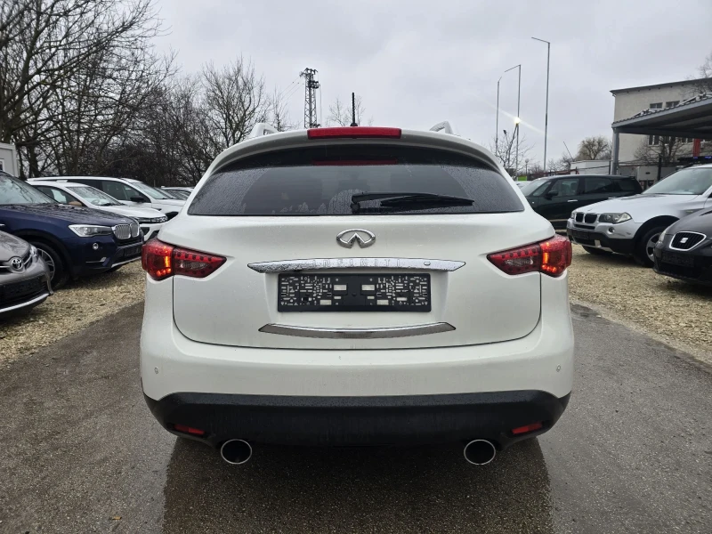 Infiniti QX70 3.0D 238к.с Топ състояние FULL, снимка 6 - Автомобили и джипове - 53510486
