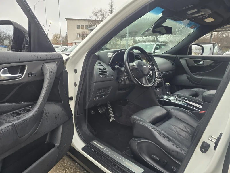 Infiniti QX70 3.0D 238к.с Топ състояние FULL, снимка 10 - Автомобили и джипове - 53510486