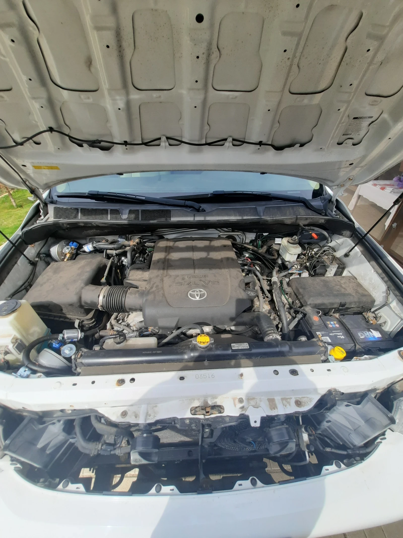 Toyota Sequoia 5.7 - изображение 9