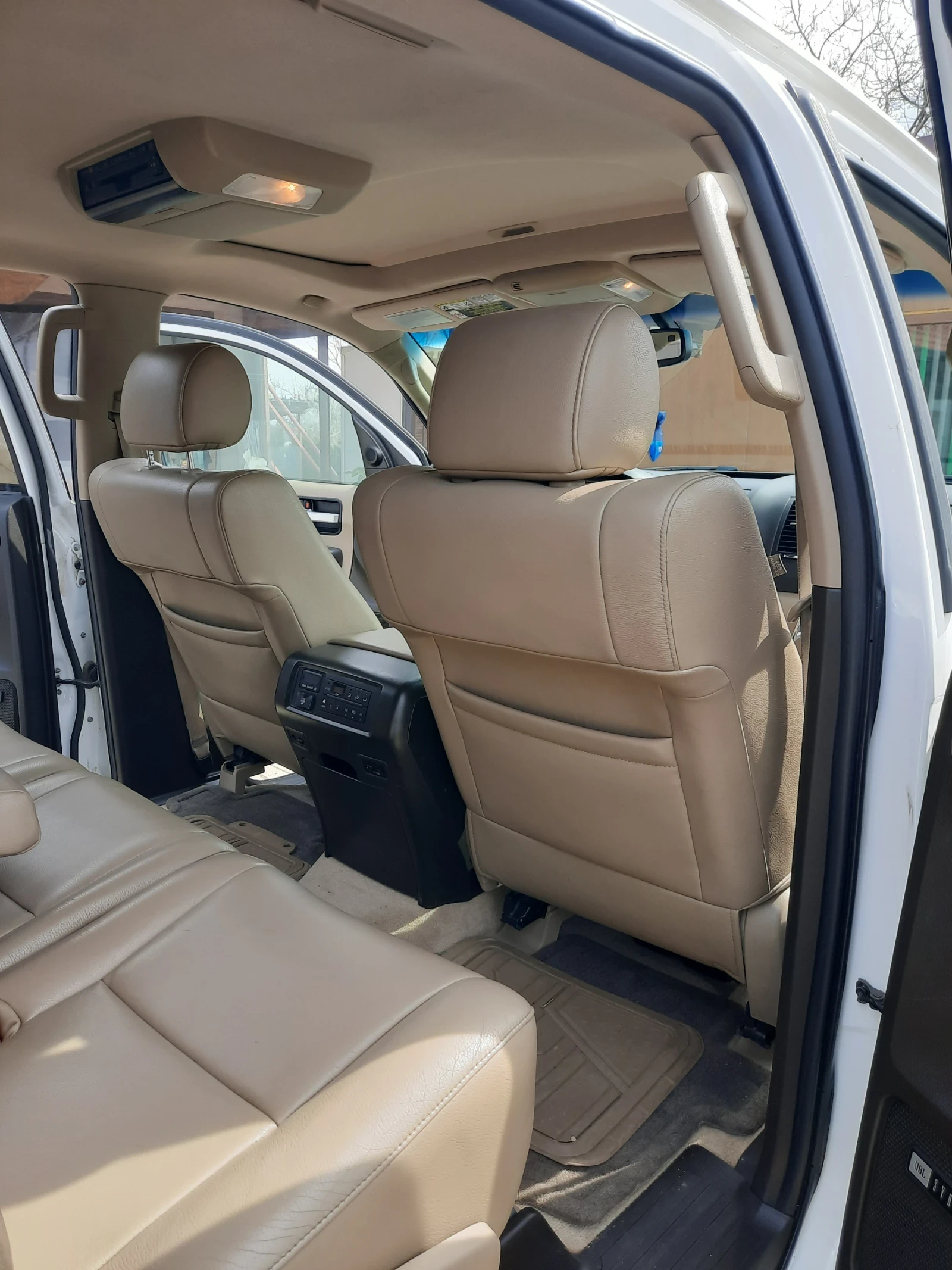 Toyota Sequoia 5.7 - изображение 7