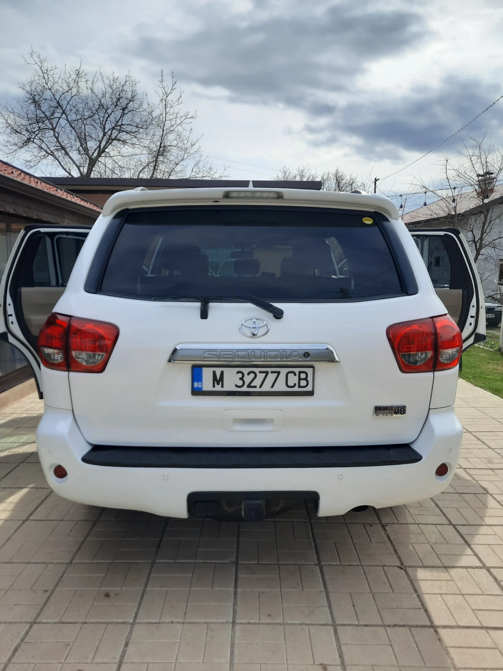 Toyota Sequoia 5.7 - изображение 5