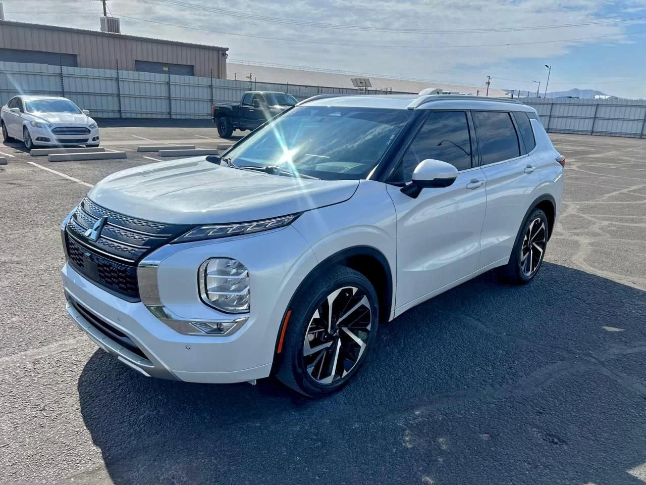 Mitsubishi Outlander  - изображение 2