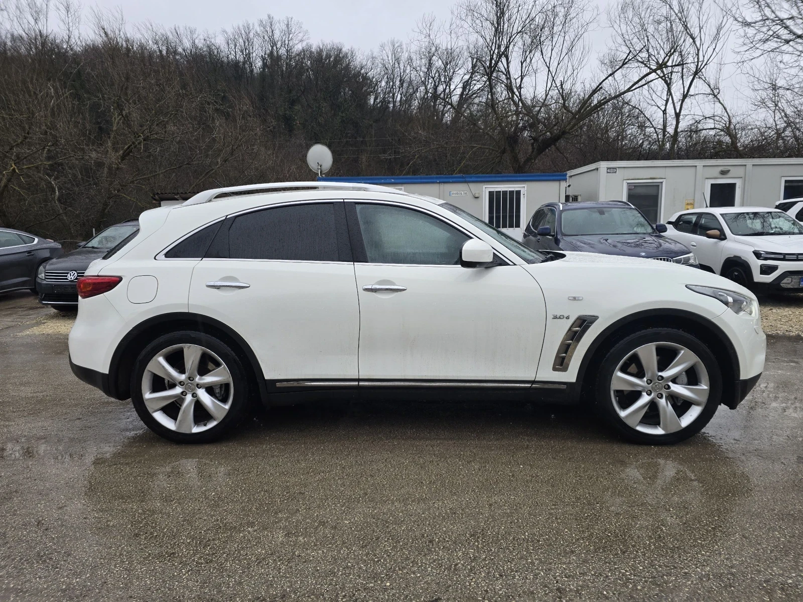 Infiniti QX70 3.0D 238к.с Топ състояние FULL - изображение 8
