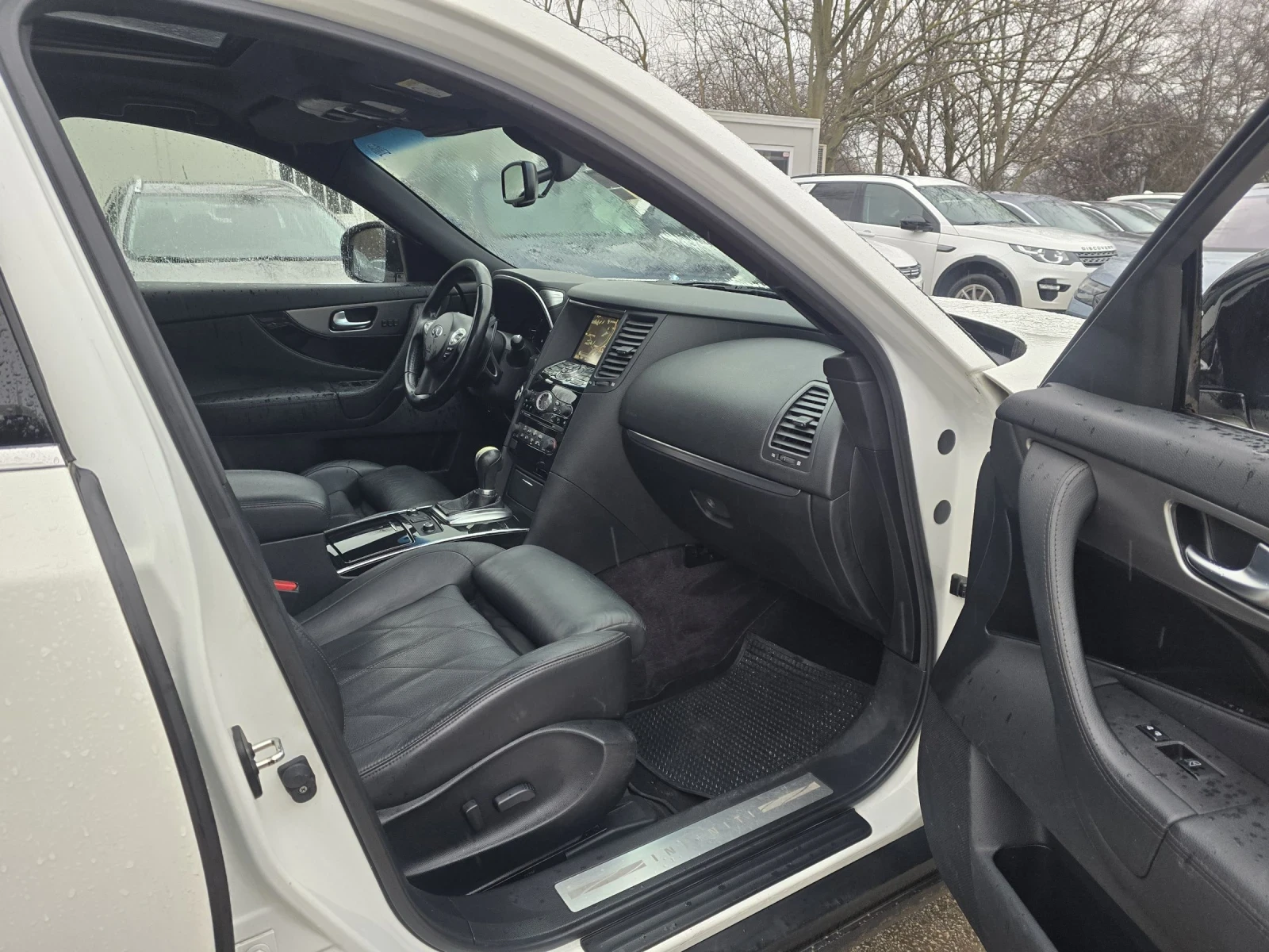 Infiniti QX70 3.0D 238�.� ��� ��������� FULL | Mobile.bg � ����������� 13