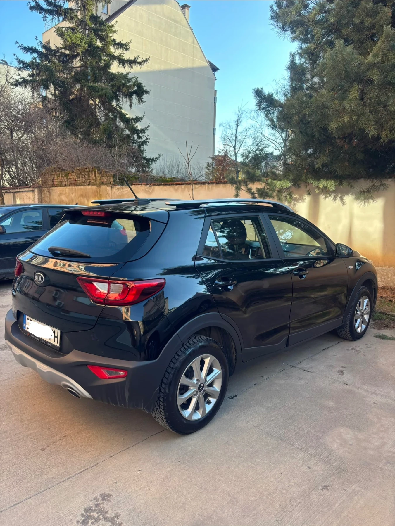 Kia Stonic, снимка 5 - Автомобили и джипове - 53648527