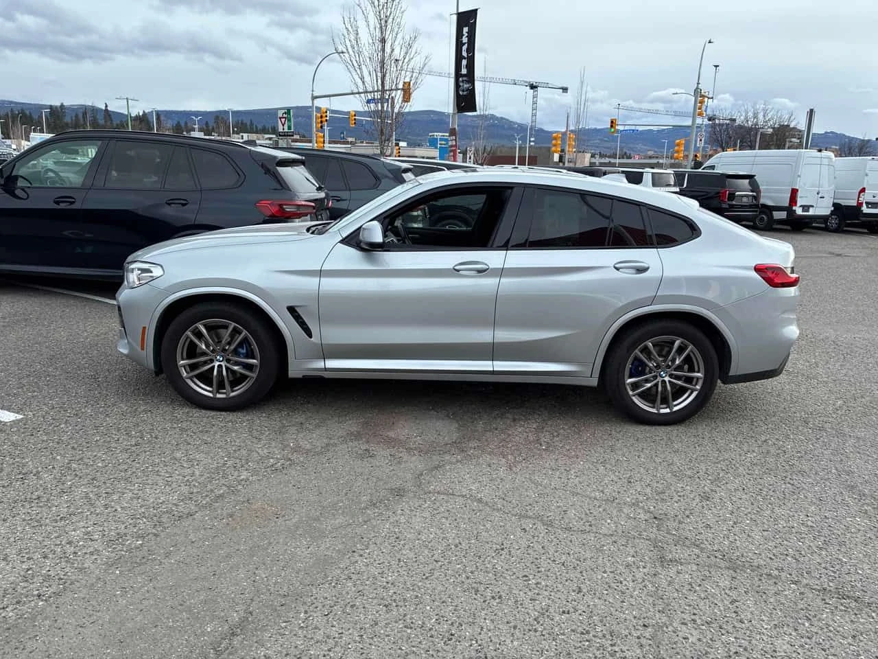 BMW X4 XDRIVE30I * FULL M PACK* ПАНОРАМА* ПОДГРЕВИ* КАМЕР, снимка 3 - Автомобили и джипове - 53836605