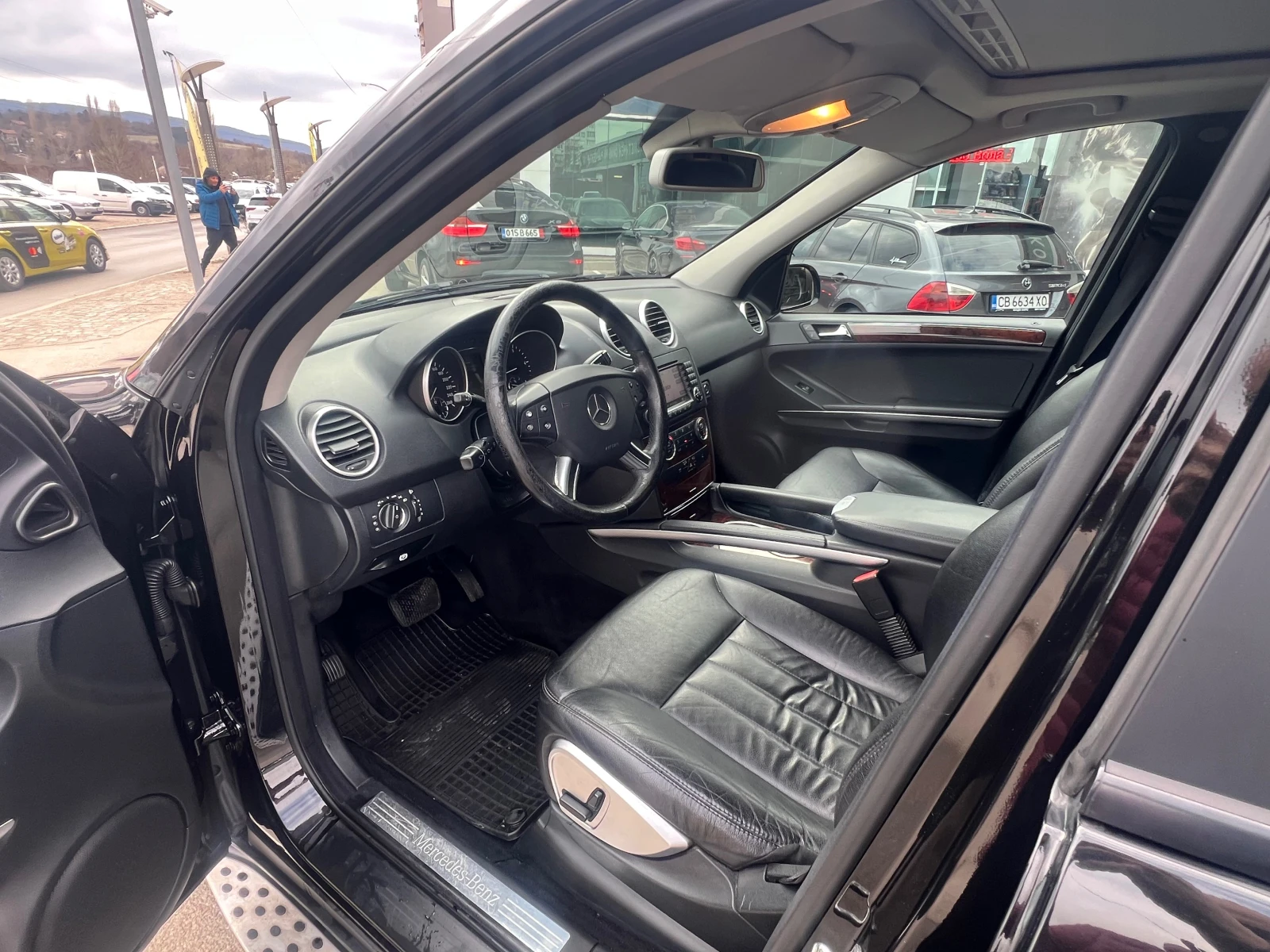 Mercedes-Benz ML 320, снимка 13 - Автомобили и джипове - 53967832