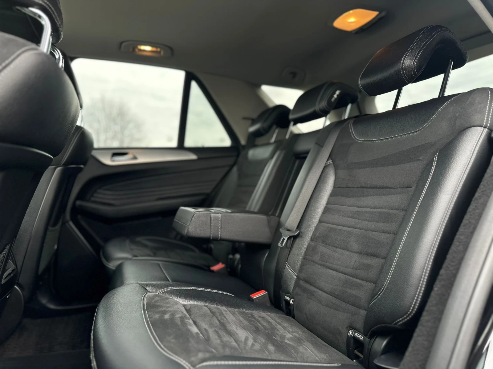 Mercedes-Benz ML 350 / 4-MATIC / FULL LED / BLUETEC / ПРУЖИНИ /, снимка 11 - Автомобили и джипове - 54040952