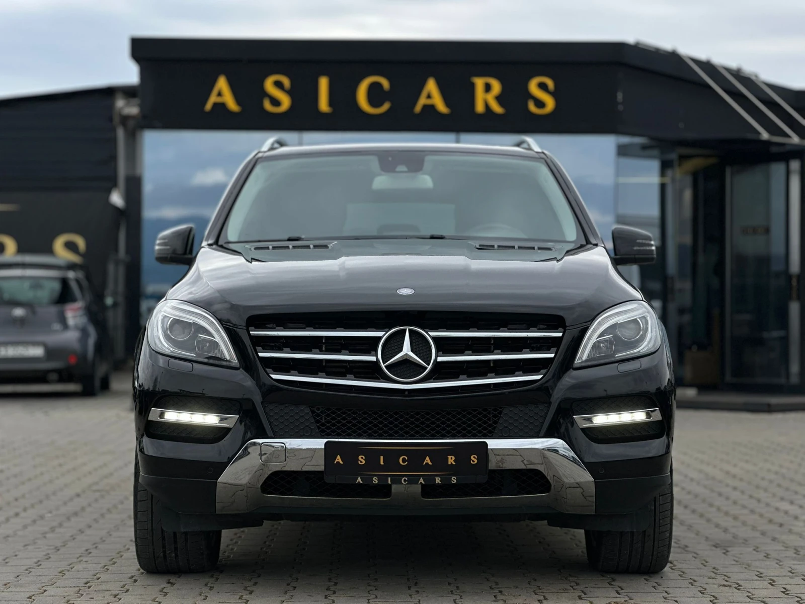 Mercedes-Benz ML 350 / 4-MATIC / FULL LED / BLUETEC / ПРУЖИНИ /, снимка 8 - Автомобили и джипове - 54040952