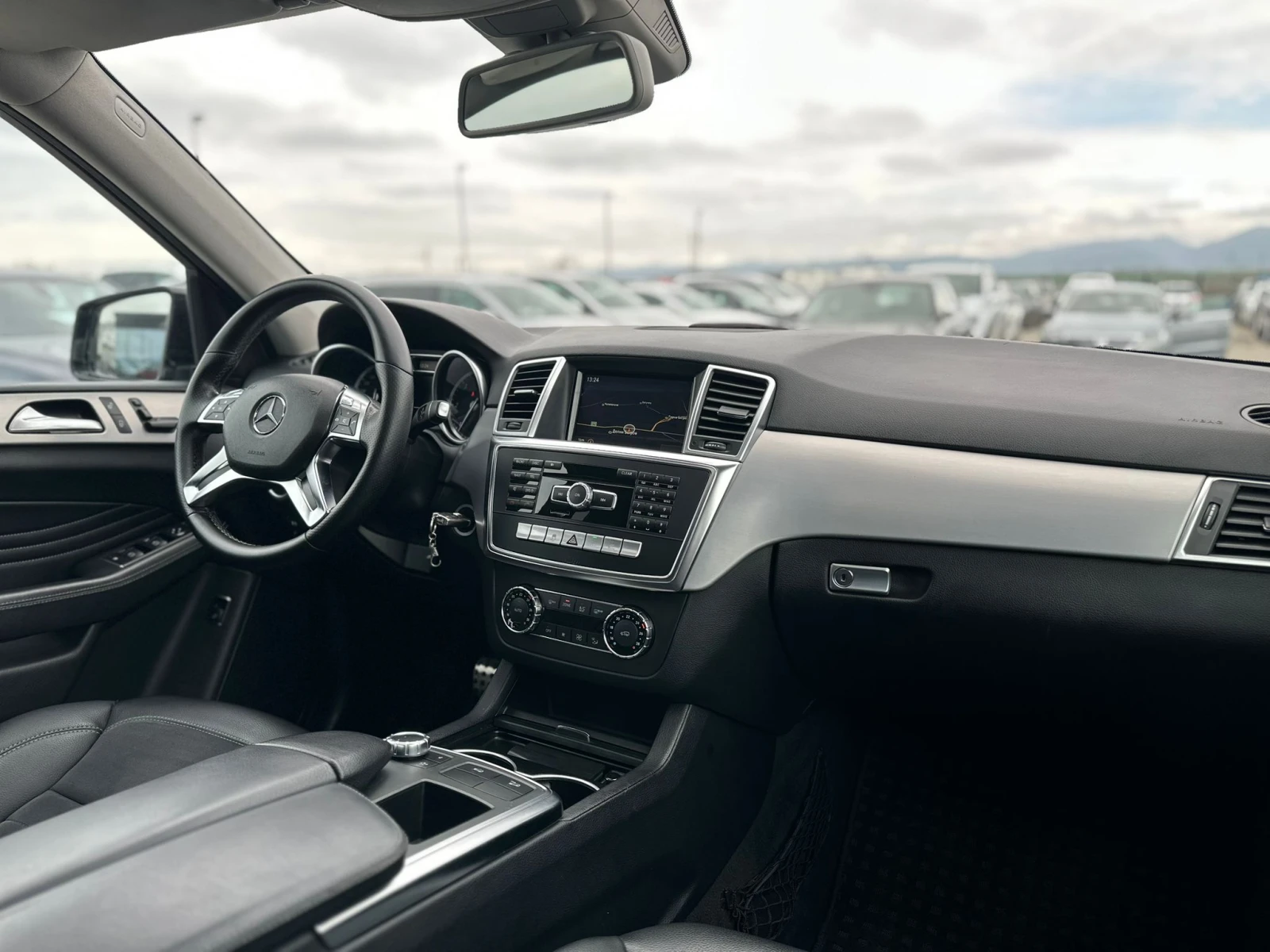 Mercedes-Benz ML 350 / 4-MATIC / FULL LED / BLUETEC / ПРУЖИНИ /, снимка 13 - Автомобили и джипове - 54040952