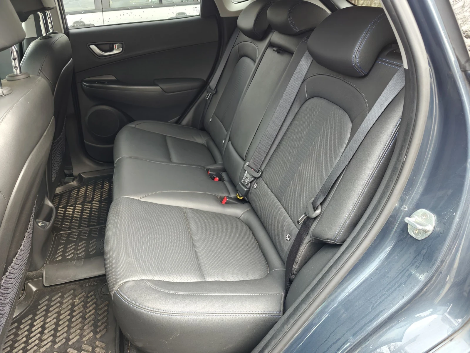 Hyundai Kona Premium Full 64KWH, снимка 9 - Автомобили и джипове - 54182422