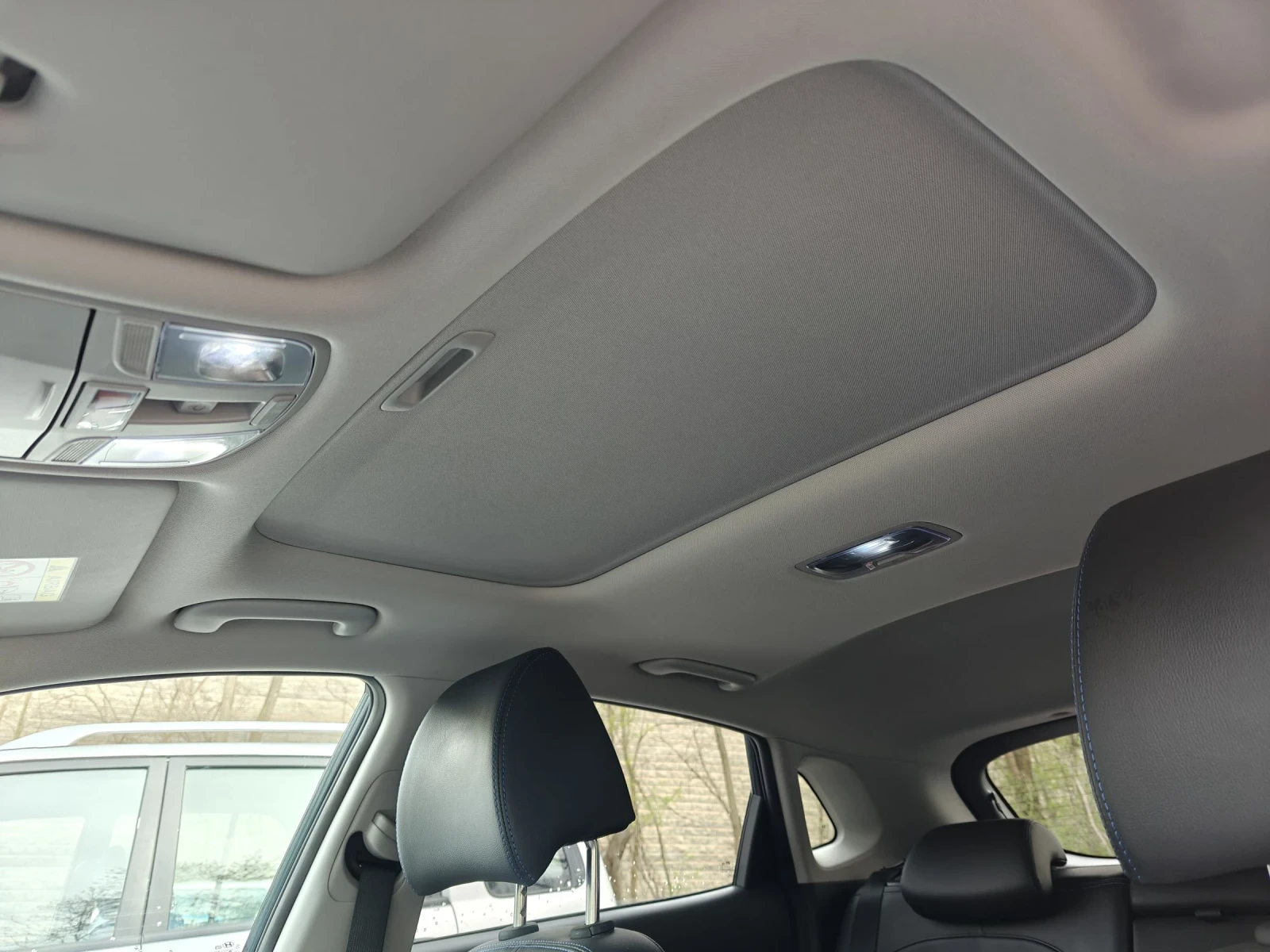 Hyundai Kona Premium Full 64KWH, снимка 10 - Автомобили и джипове - 54182422