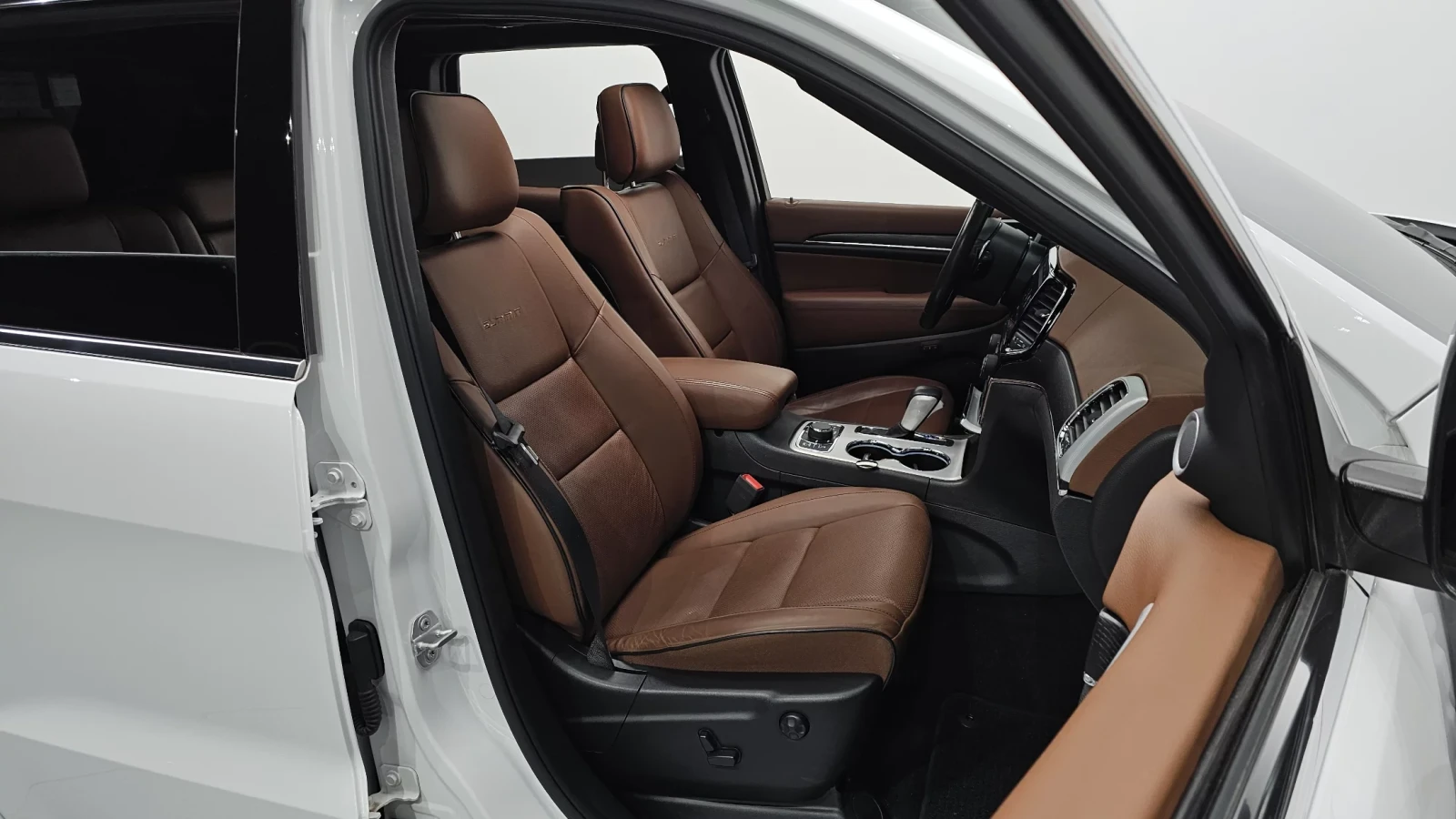 Jeep Grand cherokee 3.6 Summit, снимка 9 - Автомобили и джипове - 54457080
