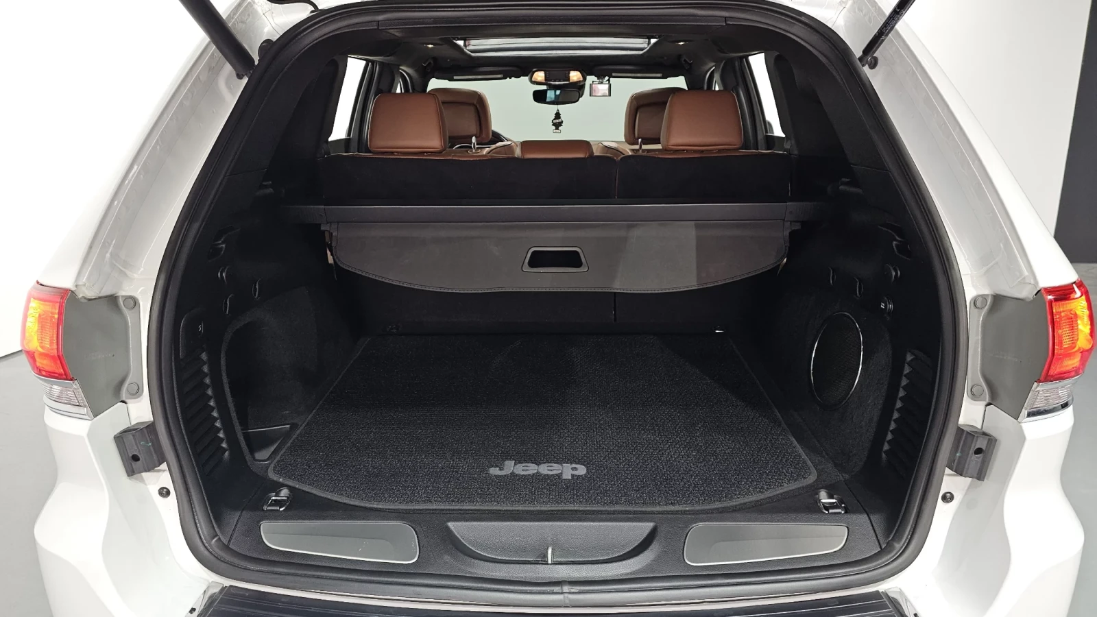Jeep Grand cherokee 3.6 Summit, снимка 17 - Автомобили и джипове - 54457080