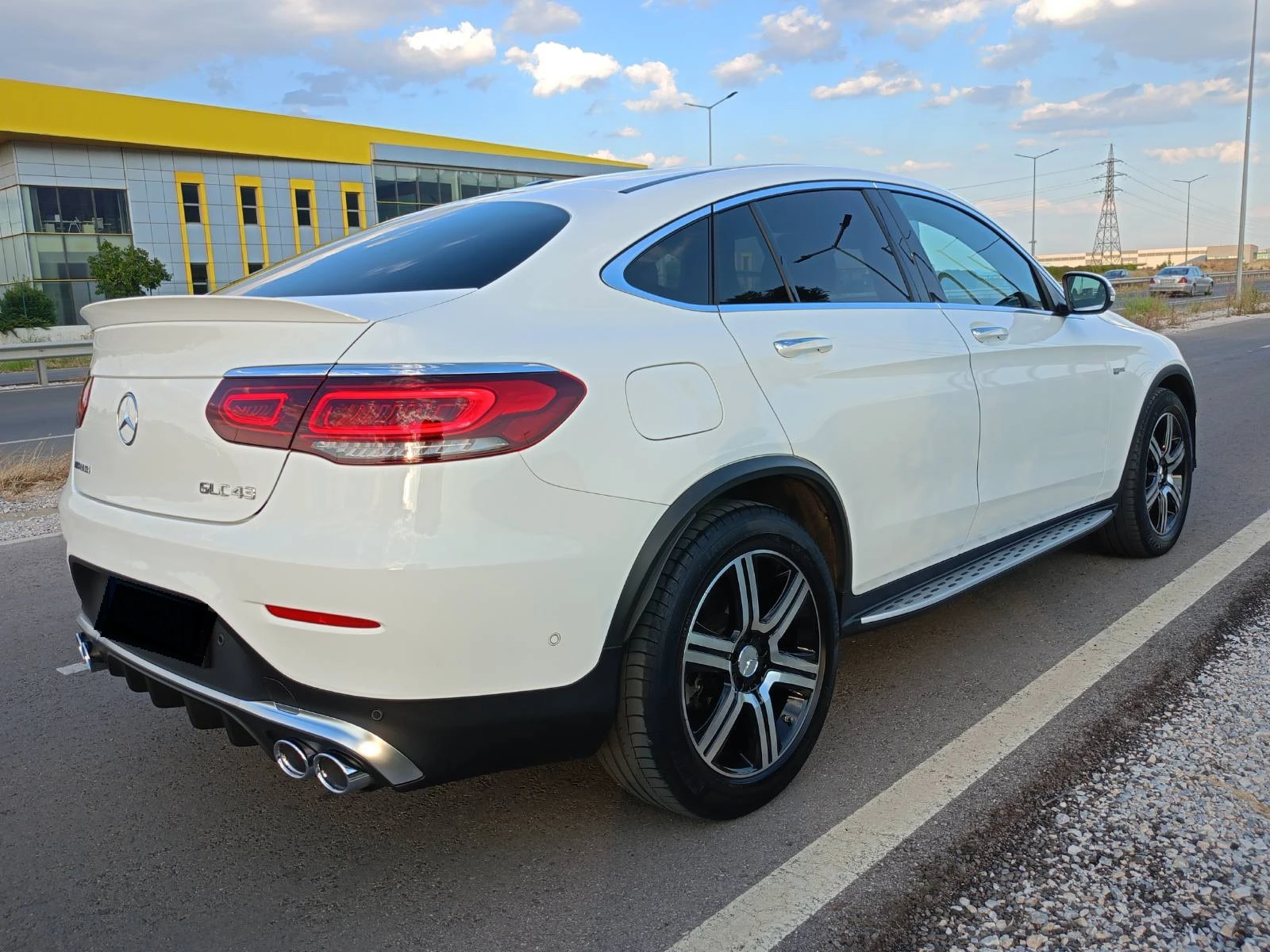 Mercedes-Benz GLC 43 AMG AMG/4 MATIC/designo/ COUPE, снимка 3 - Автомобили и джипове - 54683116