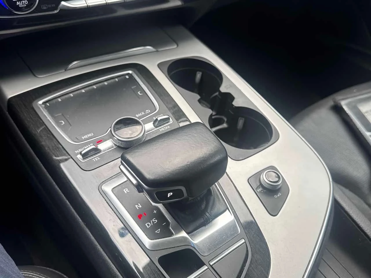 Audi Q7 Technik / 360 / ОБДУХВАНЕ / BOSE , снимка 17 - Автомобили и джипове - 54918843
