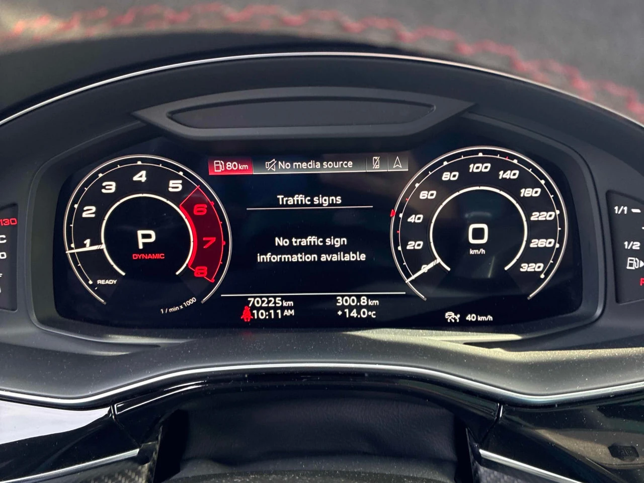Audi RSQ8 HUD* ДИСТРОНИК* ОБДУХ* 360, снимка 8 - Автомобили и джипове - 56103840