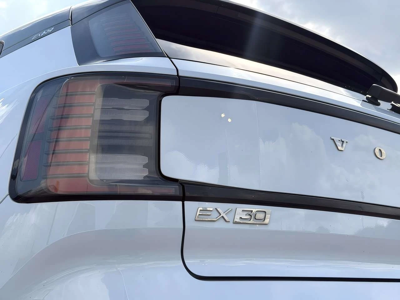 Volvo EX30 * Twin Motor Performance * ЦЕНА ДО БГ * , снимка 13 - Автомобили и джипове - 56637036