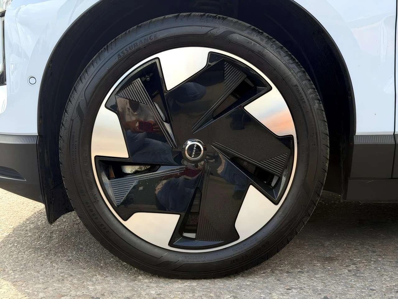 Volvo EX30 * Twin Motor Performance * ЦЕНА ДО БГ * , снимка 11 - Автомобили и джипове - 56637036