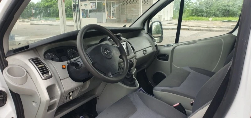 Opel Vivaro 2, 5 diesel 150 hp, снимка 15 - Бусове и автобуси - 45931675