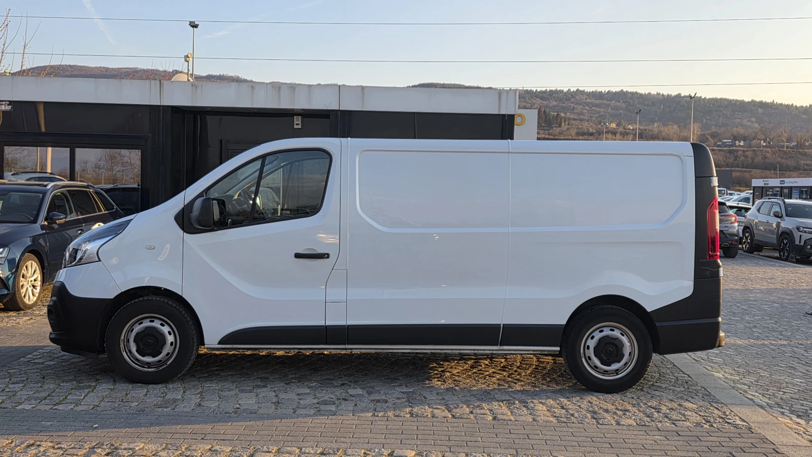 Renault Trafic dCi 120 L2H1, снимка 7 - Бусове и автобуси - 53769620