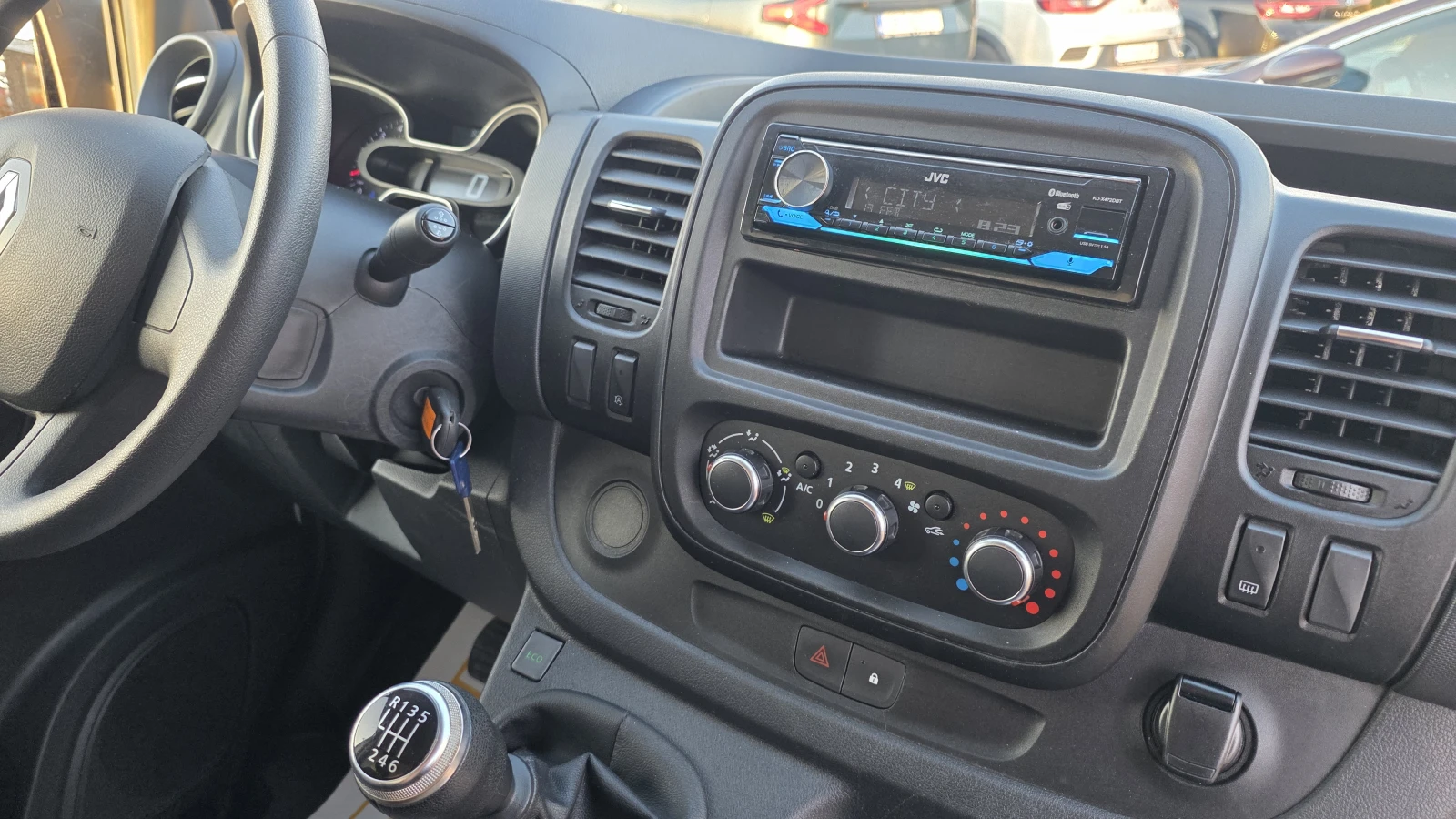 Renault Trafic dCi 120 L2H1, снимка 11 - Бусове и автобуси - 53769620