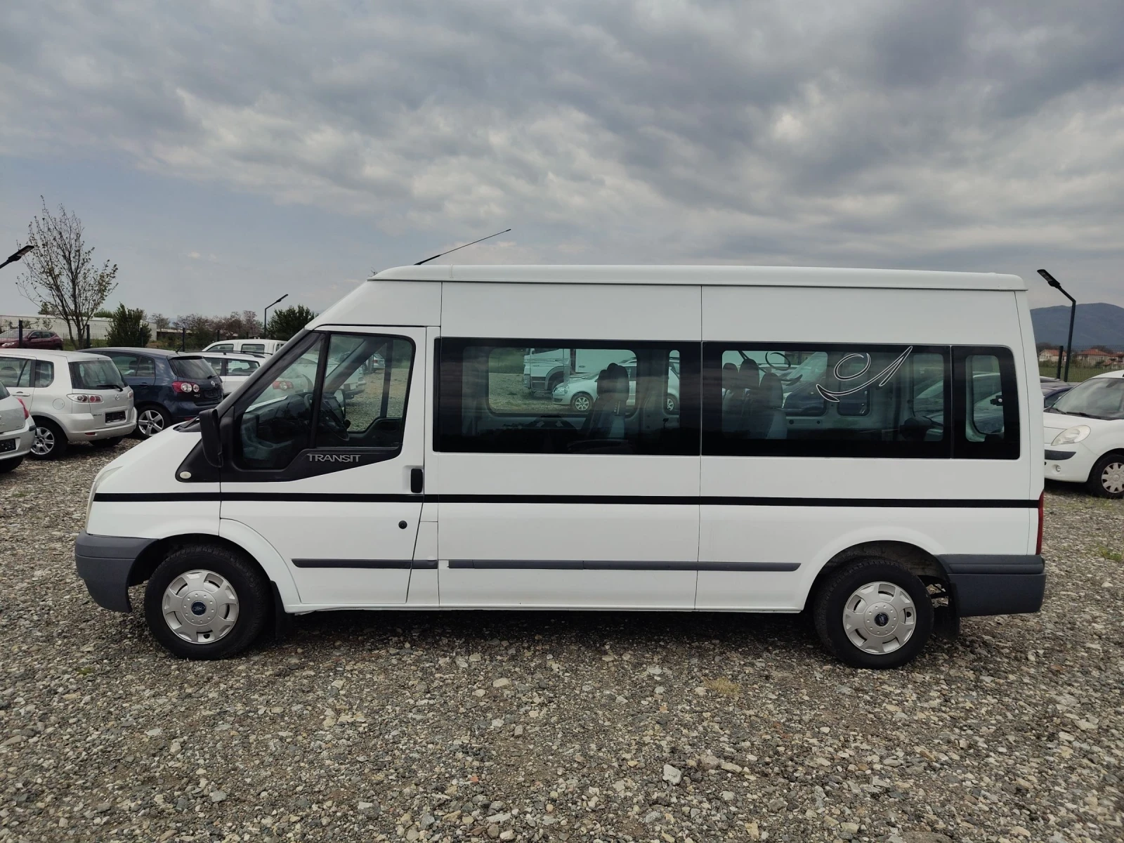 Ford Transit 2.2TDCI 115 ORIGINAL 8+ 1 Maxi , снимка 3 - Бусове и автобуси - 54037600