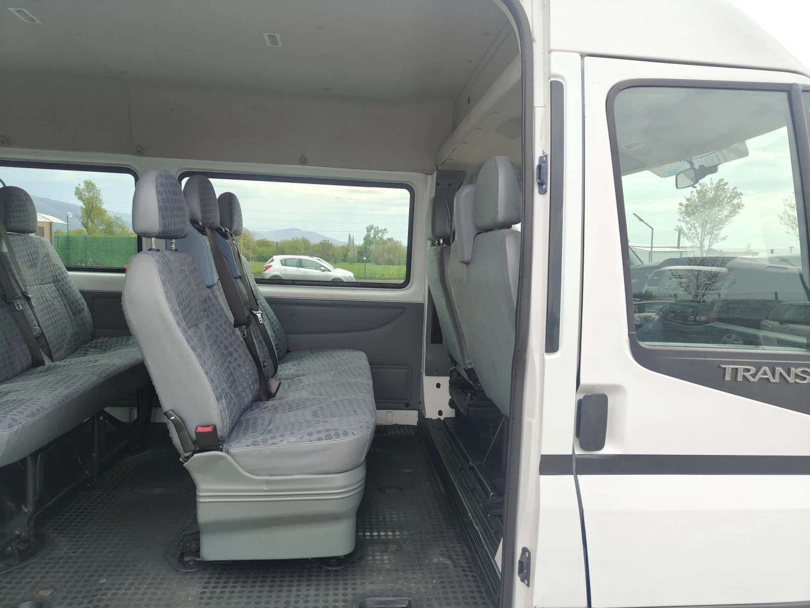 Ford Transit 2.2TDCI 115 ORIGINAL 8+ 1 Maxi , снимка 14 - Бусове и автобуси - 54037600