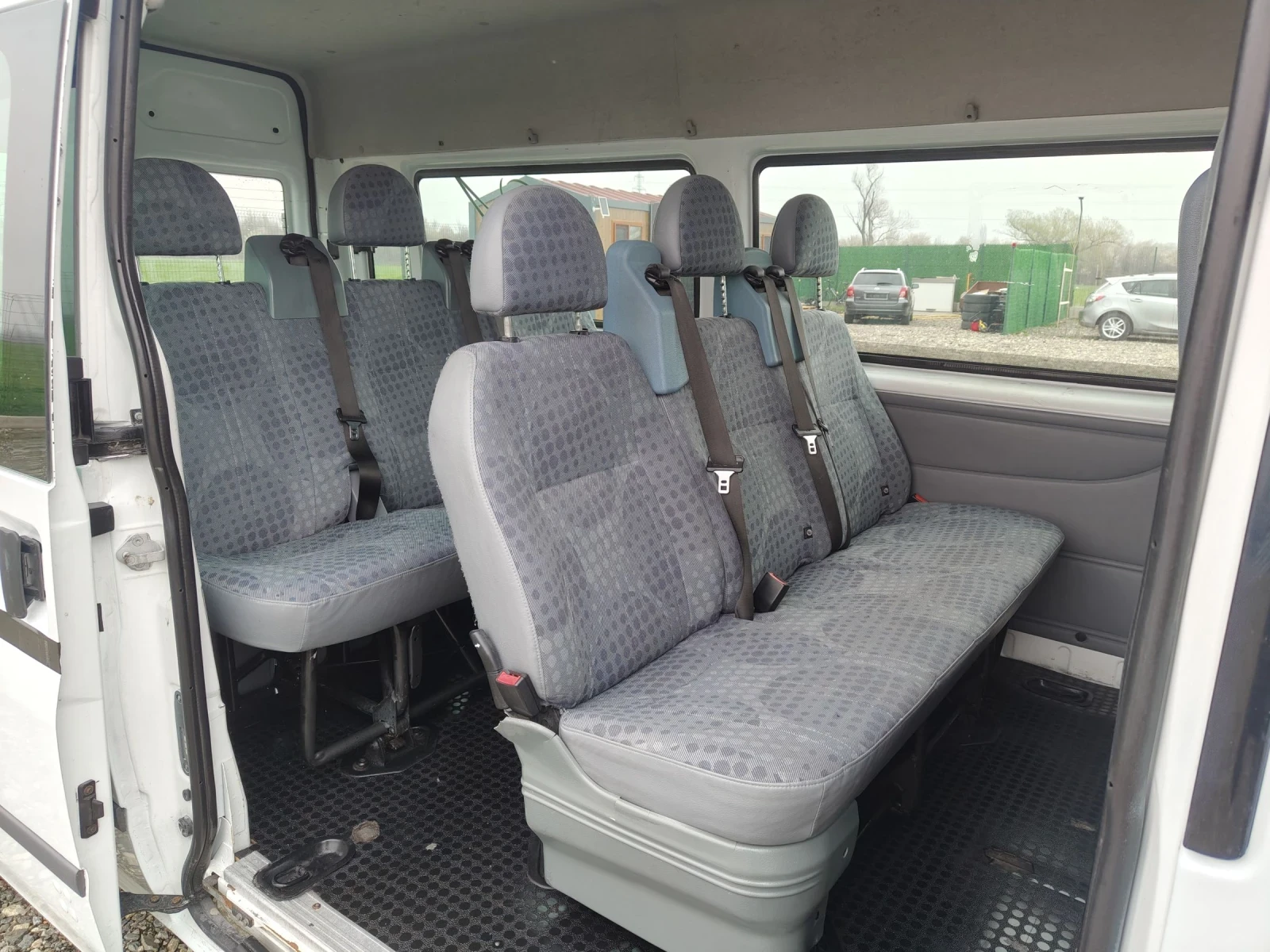Ford Transit 2.2TDCI 115 ORIGINAL 8+ 1 Maxi , снимка 16 - Бусове и автобуси - 54037600