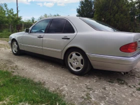 Mercedes-Benz E 200, снимка 2