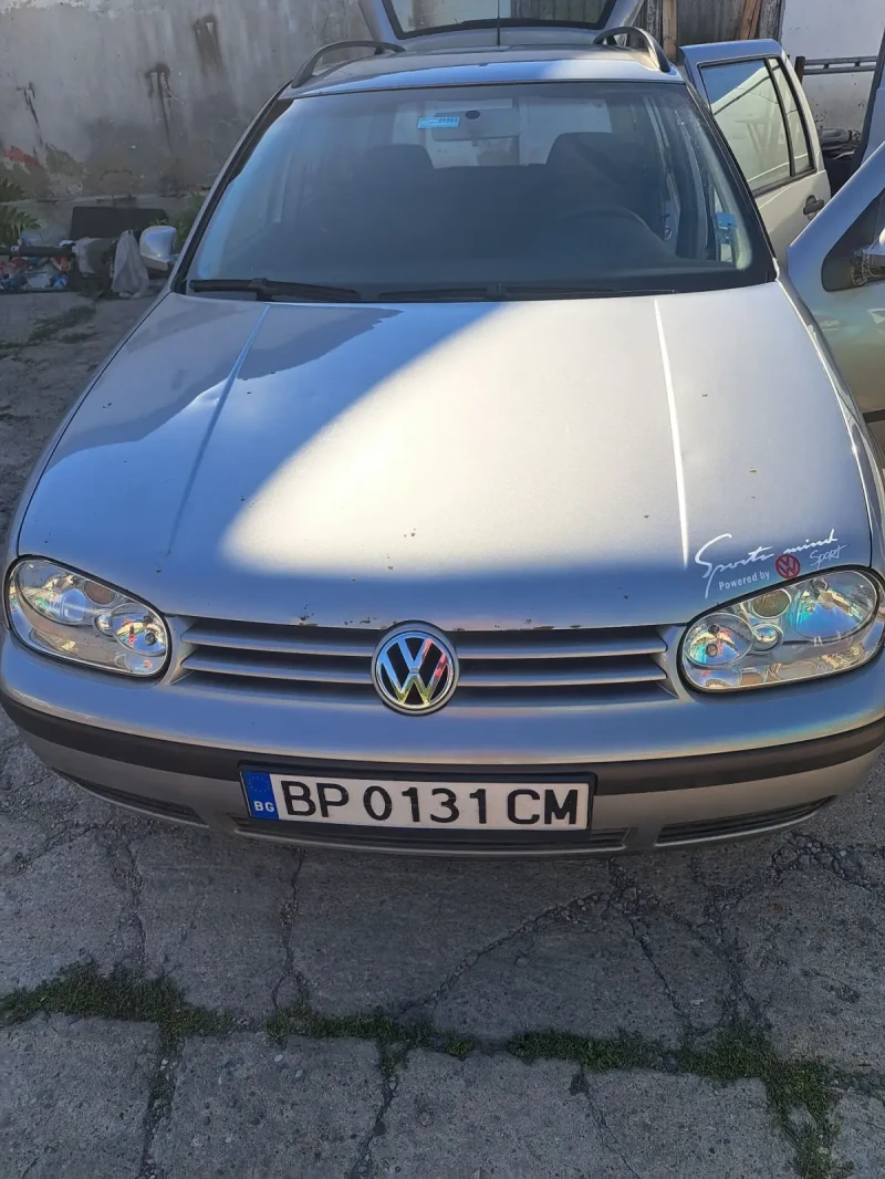 VW Golf Комби, снимка 1 - Автомобили и джипове - 47342430