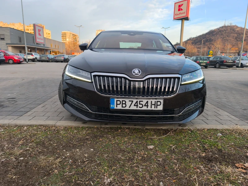 Skoda Superb, снимка 4 - Автомобили и джипове - 48635025